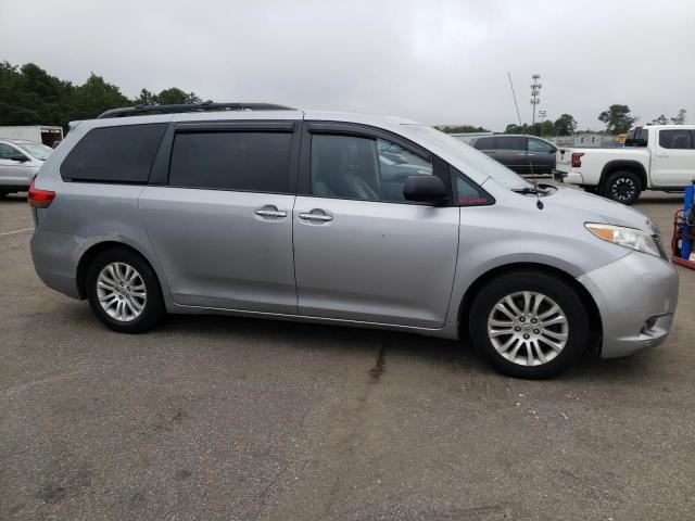 Photo 3 VIN: 5TDYK3DC8DS317756 - TOYOTA SIENNA XLE 