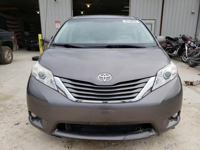 Photo 4 VIN: 5TDYK3DC8DS328403 - TOYOTA SIENNA XLE 