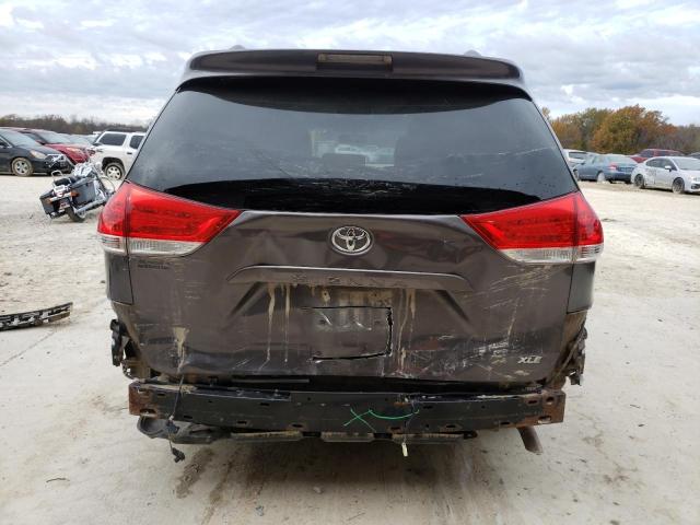 Photo 5 VIN: 5TDYK3DC8DS328403 - TOYOTA SIENNA XLE 