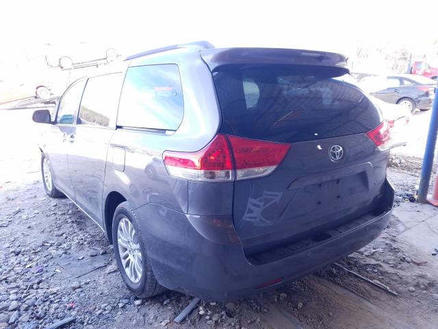 Photo 2 VIN: 5TDYK3DC8DS359487 - TOYOTA SIENNA XLE 