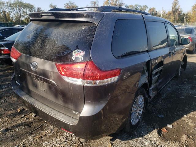 Photo 3 VIN: 5TDYK3DC8DS380209 - TOYOTA SIENNA XLE 