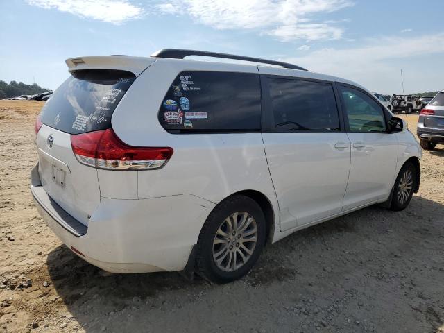 Photo 2 VIN: 5TDYK3DC8DS398340 - TOYOTA SIENNA XLE 