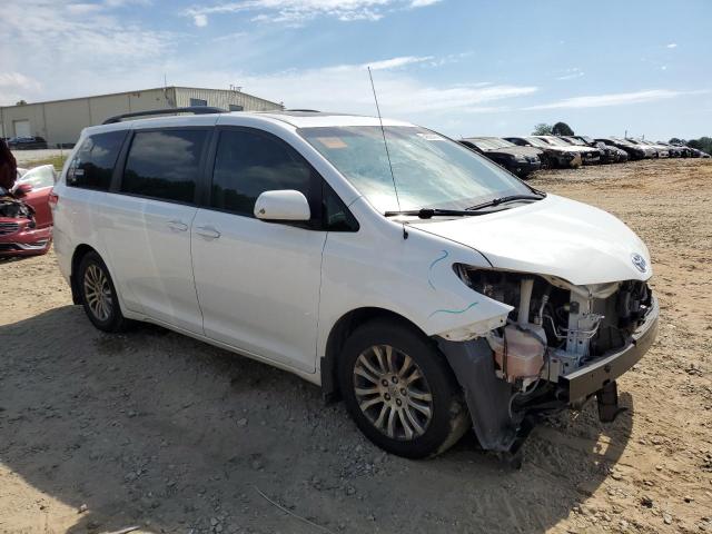 Photo 3 VIN: 5TDYK3DC8DS398340 - TOYOTA SIENNA XLE 