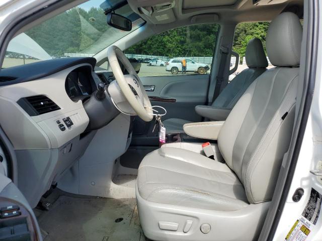 Photo 6 VIN: 5TDYK3DC8DS398340 - TOYOTA SIENNA XLE 