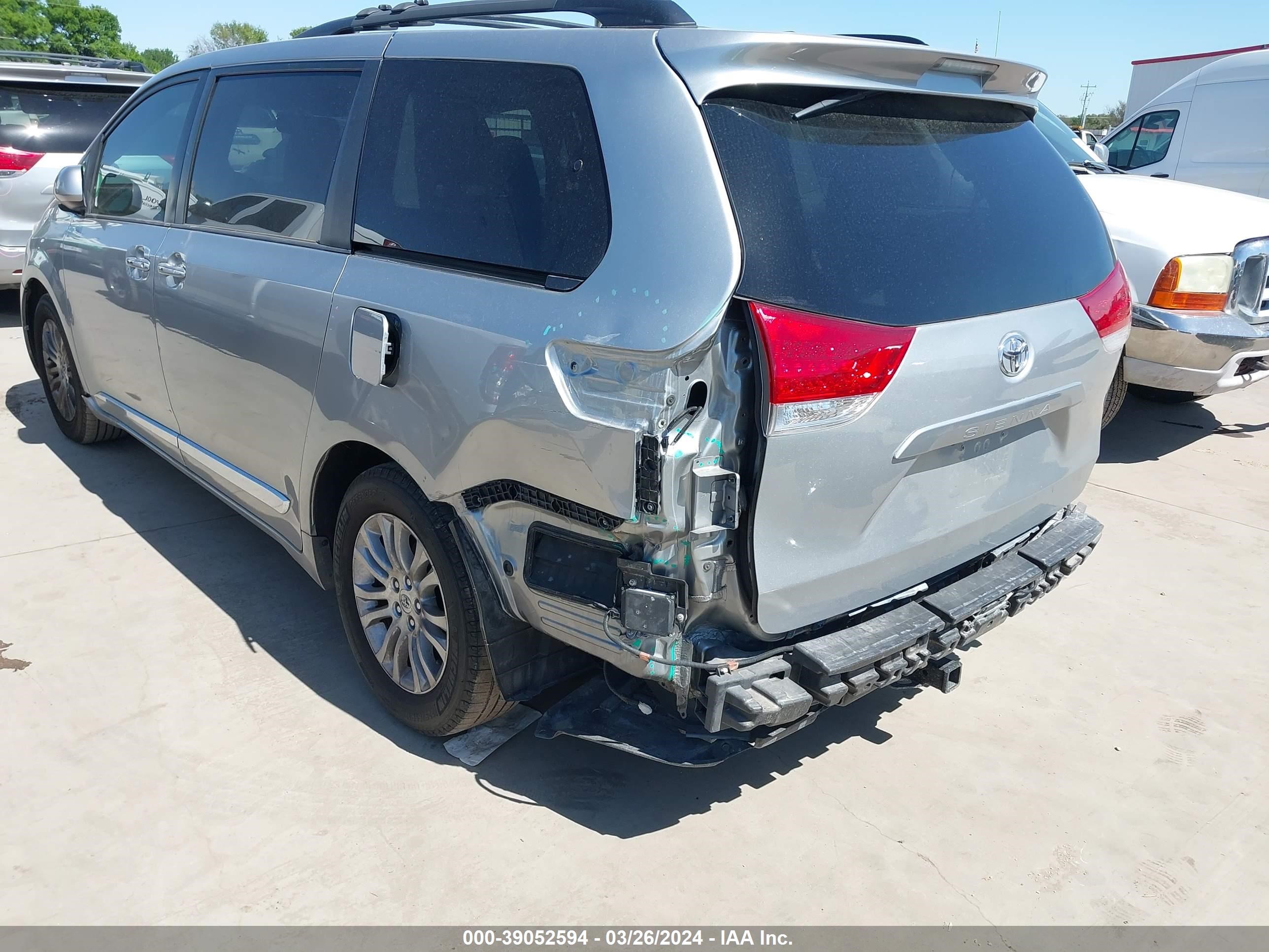 Photo 5 VIN: 5TDYK3DC8ES412934 - TOYOTA SIENNA 