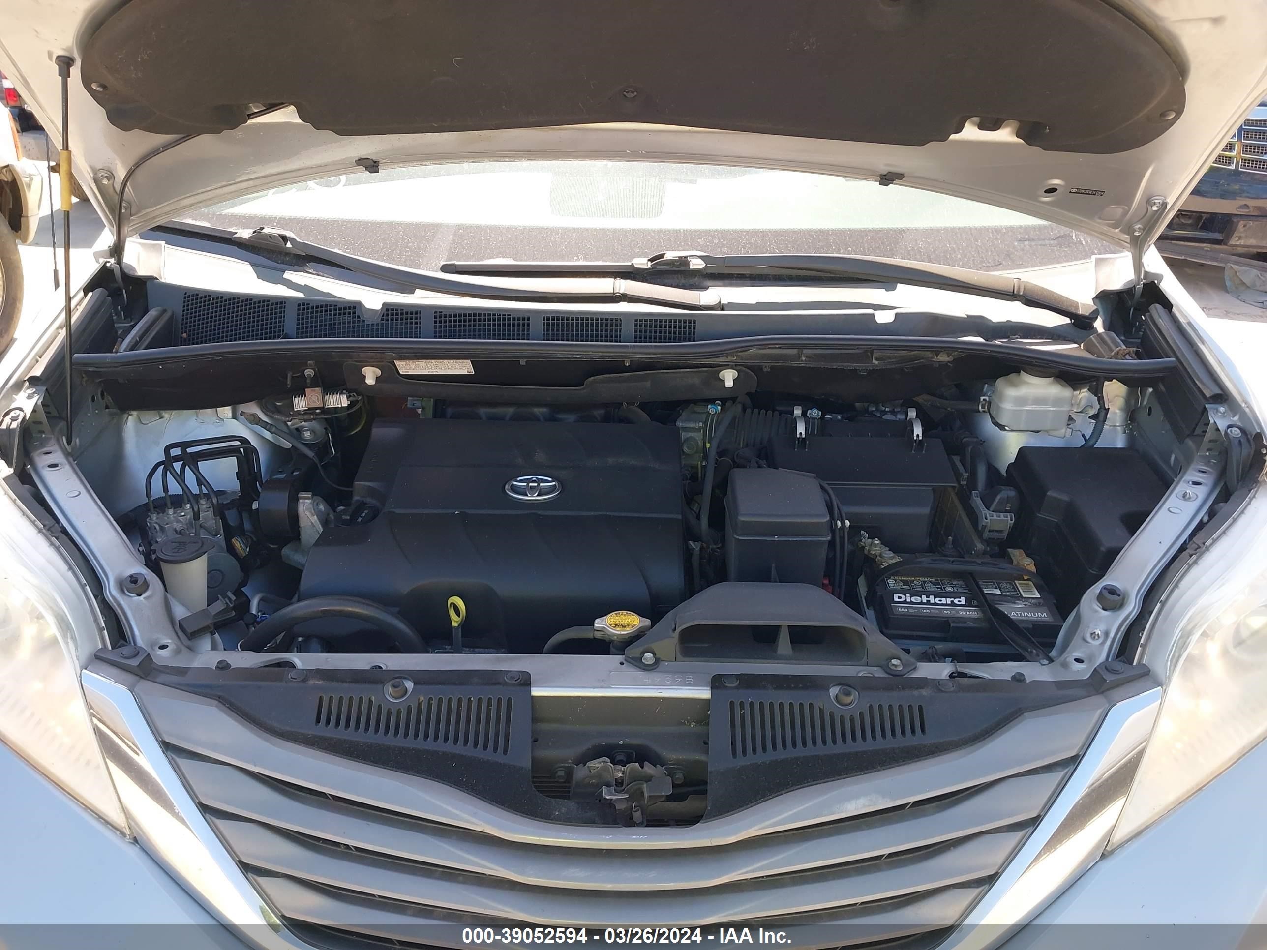 Photo 9 VIN: 5TDYK3DC8ES412934 - TOYOTA SIENNA 