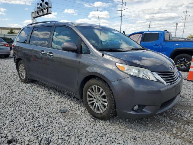 Photo 3 VIN: 5TDYK3DC8ES444699 - TOYOTA SIENNA XLE 