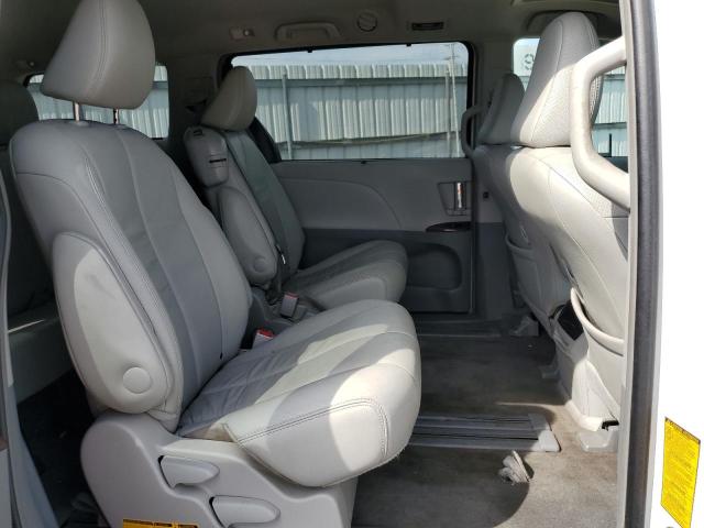 Photo 10 VIN: 5TDYK3DC8ES459445 - TOYOTA SIENNA XLE 