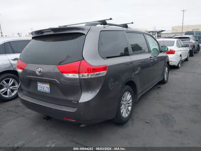 Photo 3 VIN: 5TDYK3DC8ES464497 - TOYOTA SIENNA 