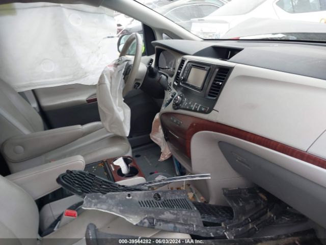 Photo 4 VIN: 5TDYK3DC8ES464497 - TOYOTA SIENNA 