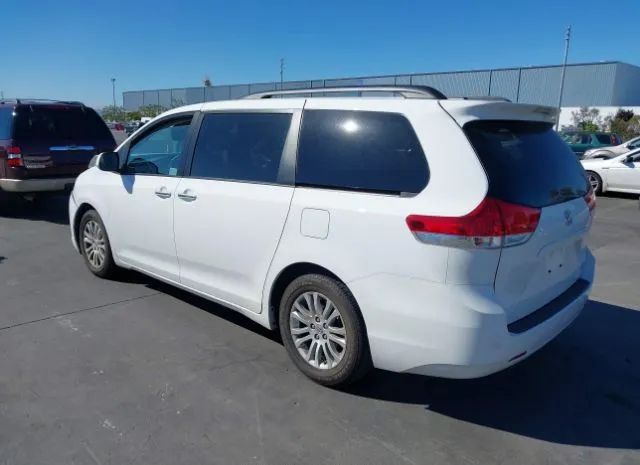 Photo 2 VIN: 5TDYK3DC8ES512869 - TOYOTA SIENNA 