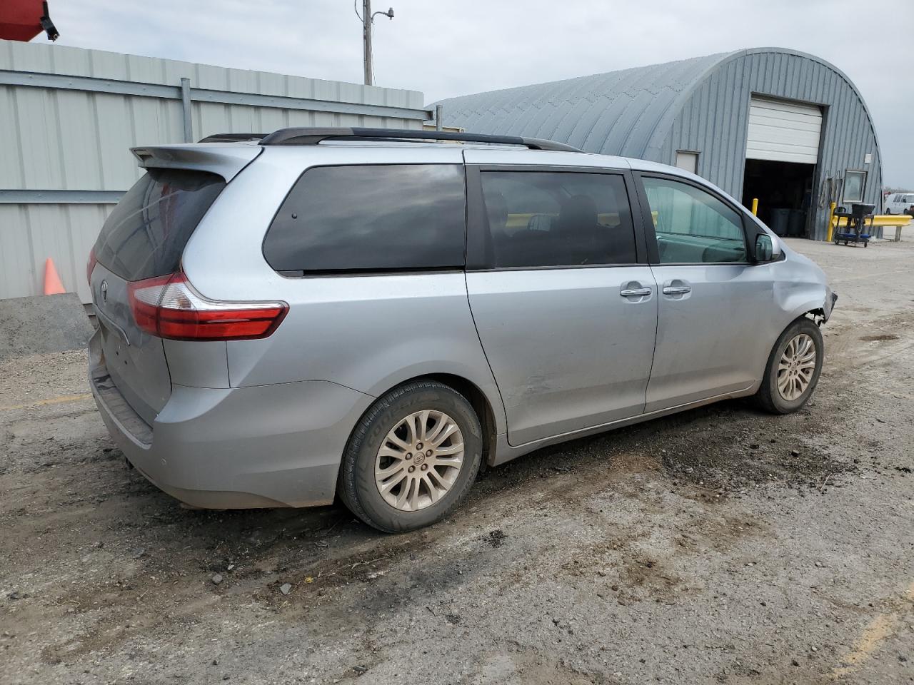 Photo 2 VIN: 5TDYK3DC8FS537322 - TOYOTA SIENNA 