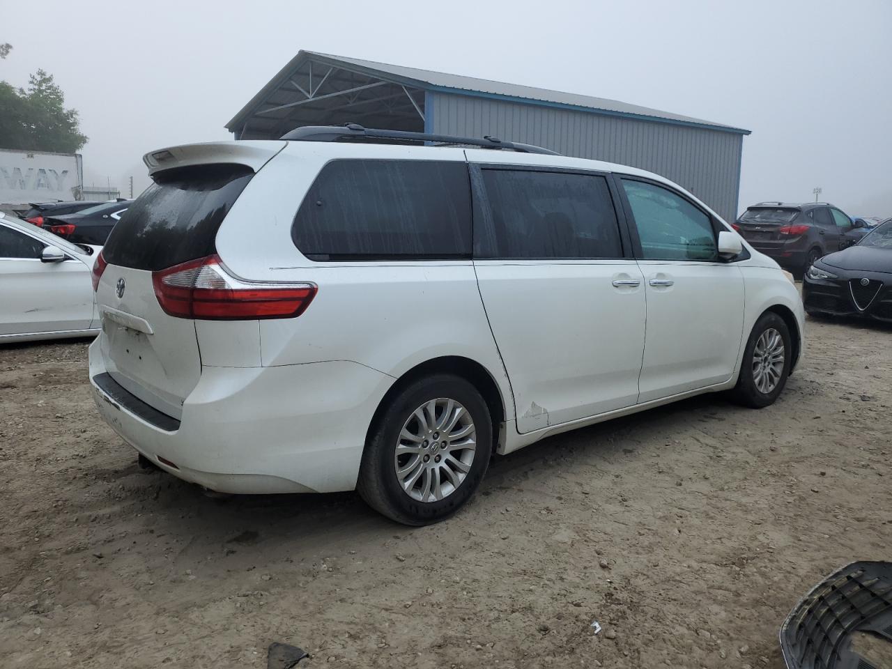 Photo 2 VIN: 5TDYK3DC8FS544254 - TOYOTA SIENNA 