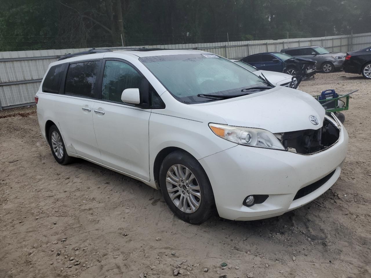 Photo 3 VIN: 5TDYK3DC8FS544254 - TOYOTA SIENNA 