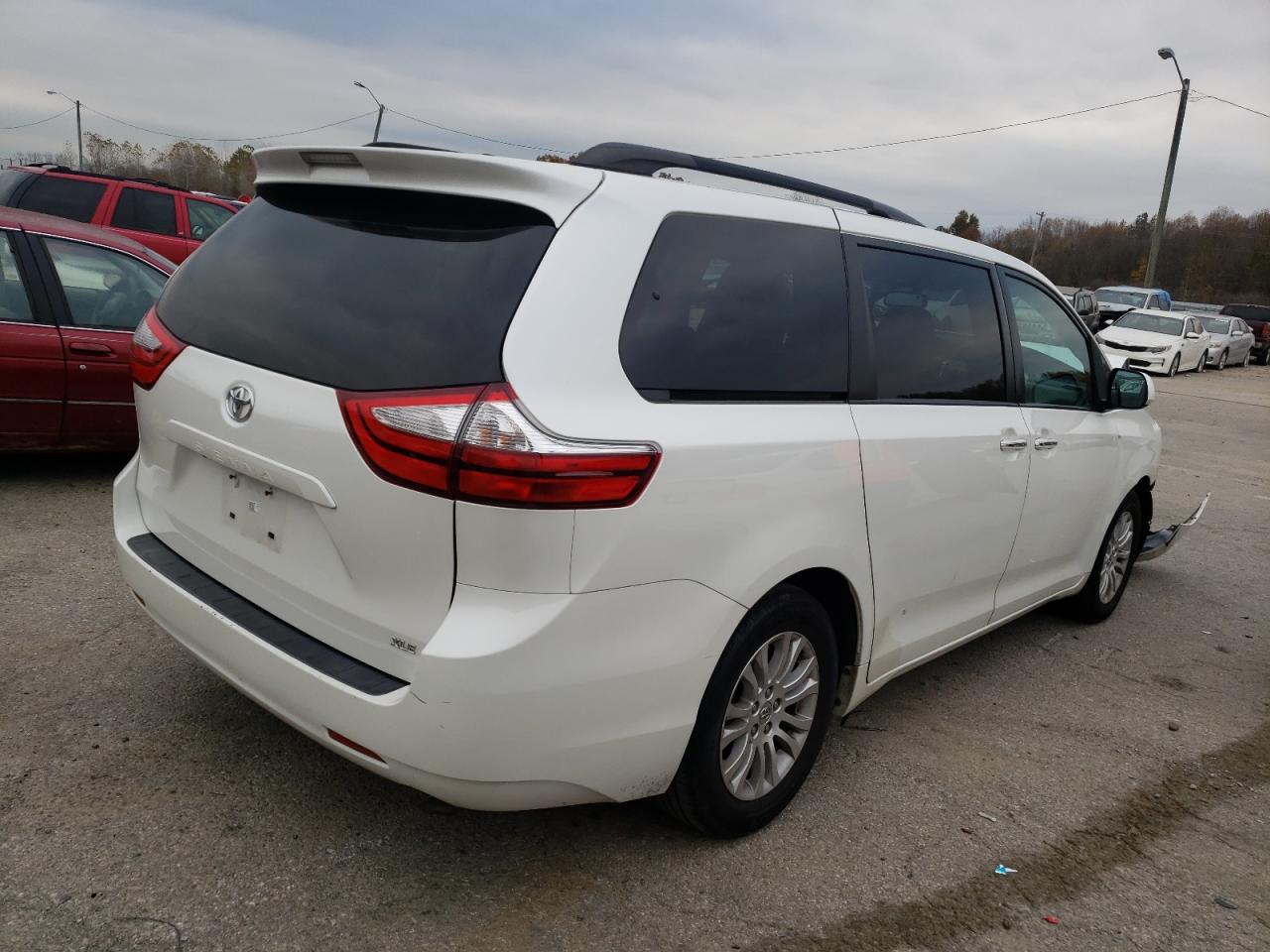 Photo 2 VIN: 5TDYK3DC8FS567937 - TOYOTA SIENNA 