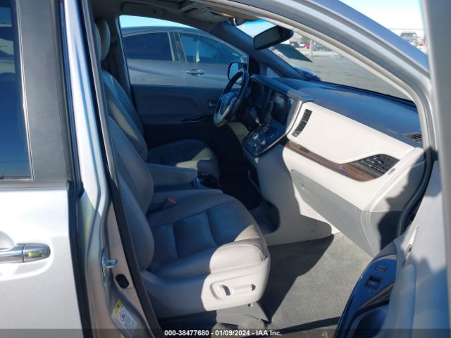 Photo 4 VIN: 5TDYK3DC8FS571034 - TOYOTA SIENNA 