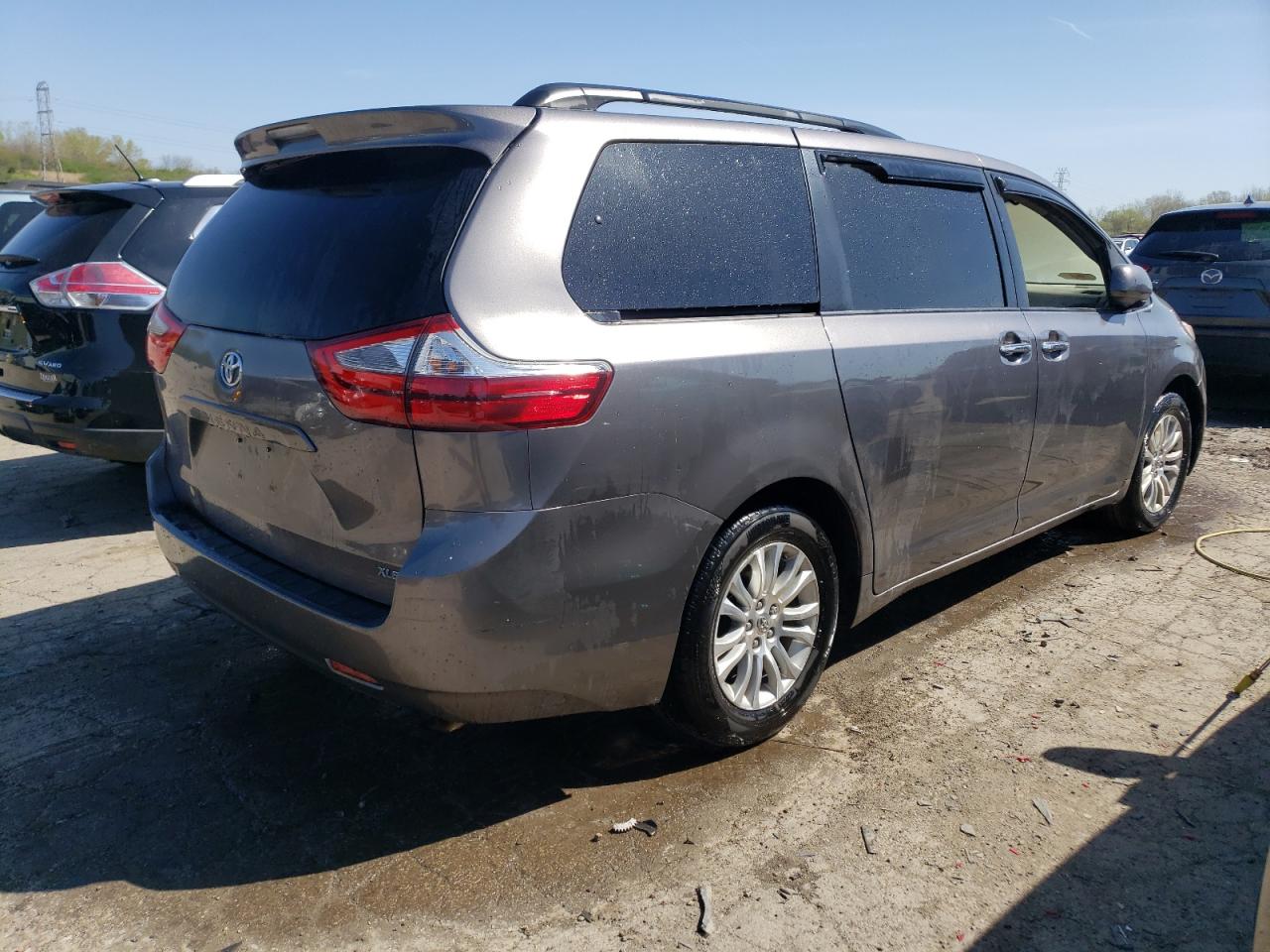 Photo 2 VIN: 5TDYK3DC8FS625710 - TOYOTA SIENNA 