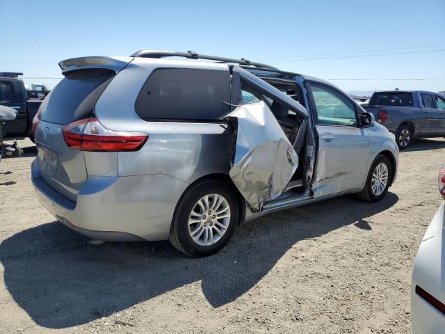 Photo 2 VIN: 5TDYK3DC8FS628705 - TOYOTA SIENNA XLE 