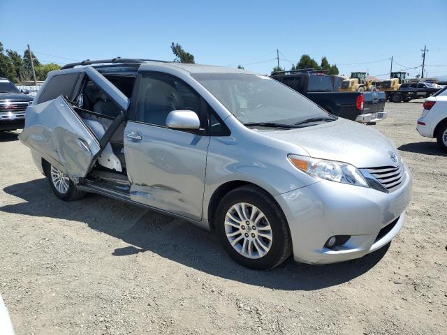 Photo 3 VIN: 5TDYK3DC8FS628705 - TOYOTA SIENNA XLE 