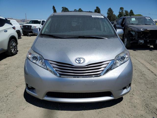 Photo 4 VIN: 5TDYK3DC8FS628705 - TOYOTA SIENNA XLE 