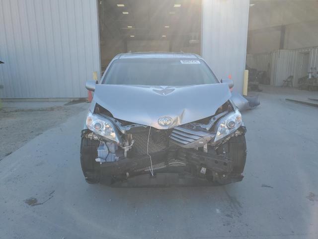 Photo 4 VIN: 5TDYK3DC8FS637811 - TOYOTA SIENNA XLE 