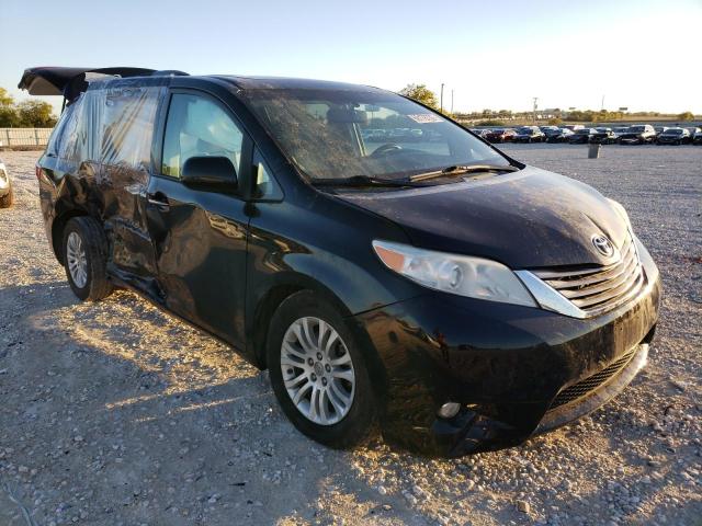 Photo 3 VIN: 5TDYK3DC8FS683879 - TOYOTA SIENNA XLE 