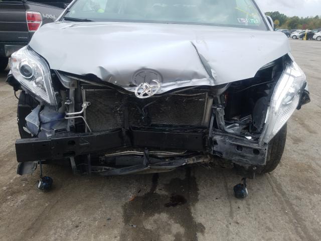 Photo 8 VIN: 5TDYK3DC8GS742916 - TOYOTA SIENNA XLE 