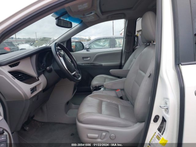 Photo 4 VIN: 5TDYK3DC8GS744049 - TOYOTA SIENNA 