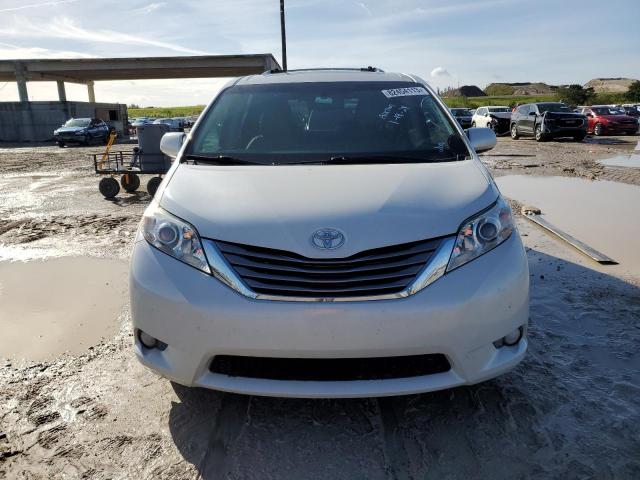 Photo 4 VIN: 5TDYK3DC8GS758713 - TOYOTA SIENNA XLE 