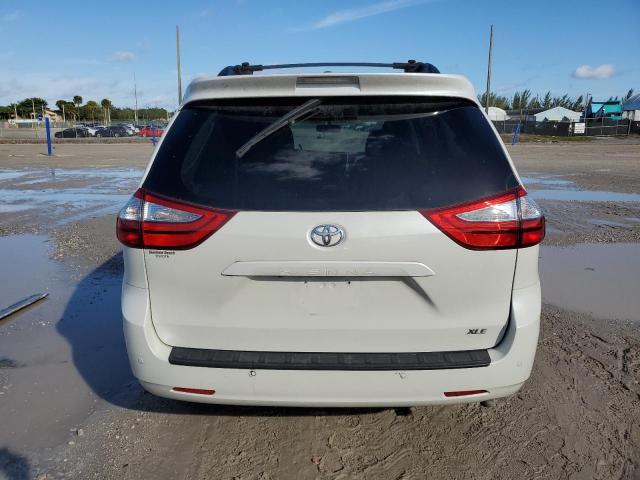 Photo 5 VIN: 5TDYK3DC8GS758713 - TOYOTA SIENNA XLE 