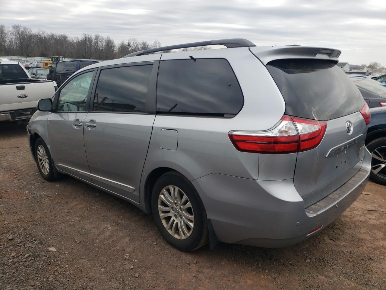 Photo 1 VIN: 5TDYK3DC8GS761126 - TOYOTA SIENNA 