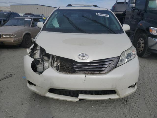 Photo 4 VIN: 5TDYK3DC8GS764608 - TOYOTA SIENNA XLE 