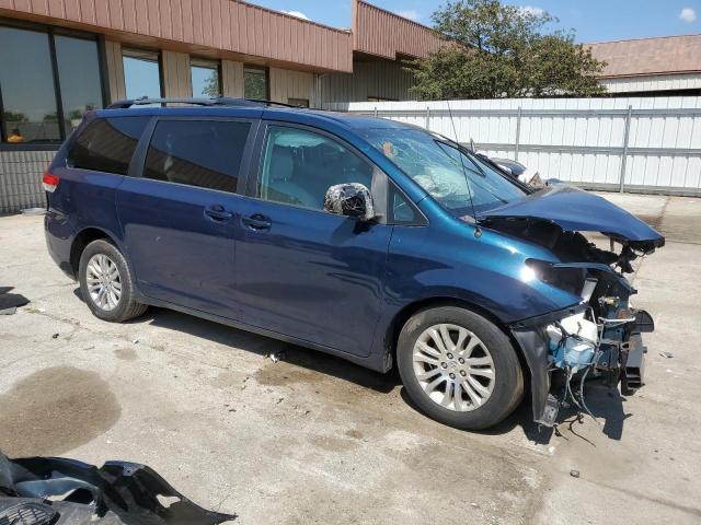 Photo 3 VIN: 5TDYK3DC9BS009895 - TOYOTA SIENNA XLE 