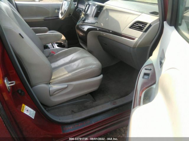 Photo 4 VIN: 5TDYK3DC9BS015731 - TOYOTA SIENNA 