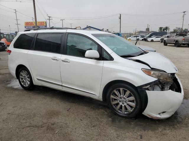 Photo 3 VIN: 5TDYK3DC9BS084628 - TOYOTA SIENNA XLE 