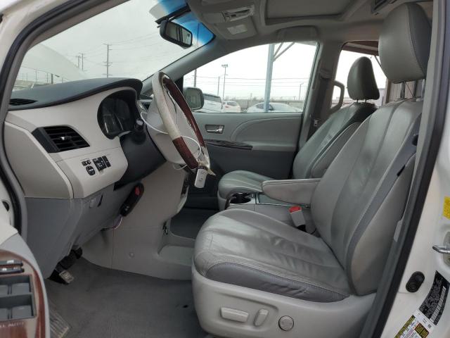 Photo 6 VIN: 5TDYK3DC9BS084628 - TOYOTA SIENNA XLE 