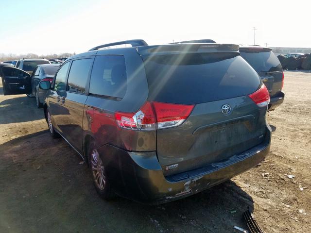 Photo 2 VIN: 5TDYK3DC9BS101038 - TOYOTA SIENNA XLE 