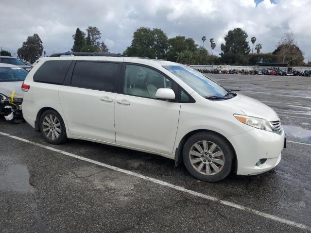 Photo 3 VIN: 5TDYK3DC9BS105560 - TOYOTA SIENNA XLE 