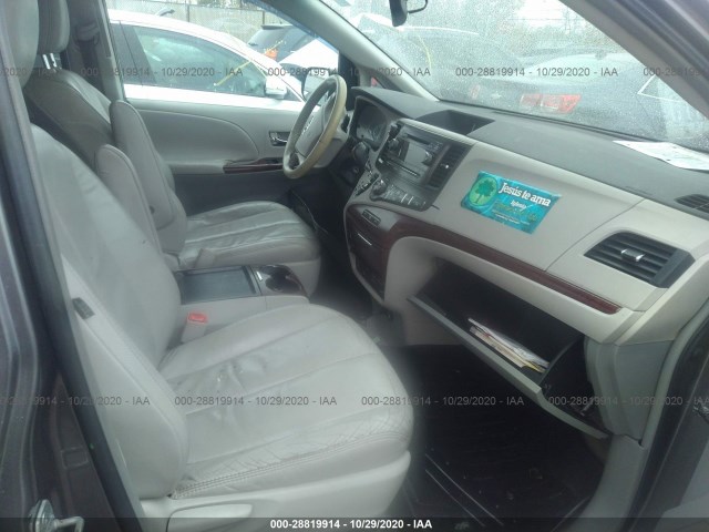 Photo 4 VIN: 5TDYK3DC9BS108913 - TOYOTA SIENNA 