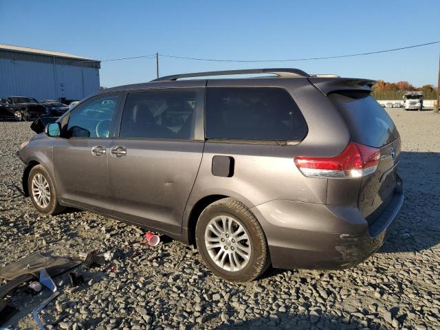 Photo 1 VIN: 5TDYK3DC9BS136517 - TOYOTA SIENNA XLE 