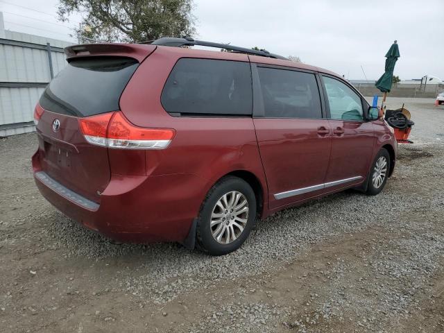 Photo 2 VIN: 5TDYK3DC9BS140955 - TOYOTA SIENNA XLE 