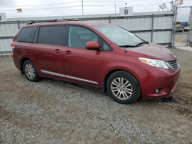 Photo 3 VIN: 5TDYK3DC9BS140955 - TOYOTA SIENNA XLE 