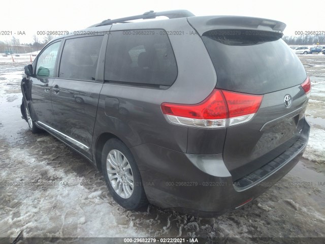 Photo 2 VIN: 5TDYK3DC9BS154323 - TOYOTA SIENNA 