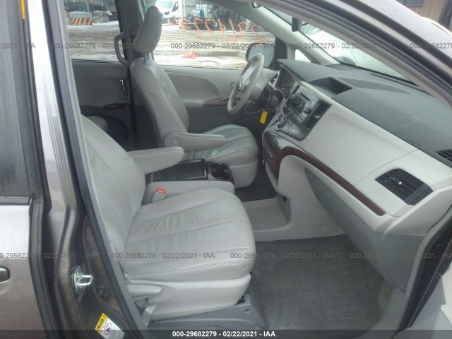 Photo 4 VIN: 5TDYK3DC9BS154323 - TOYOTA SIENNA 