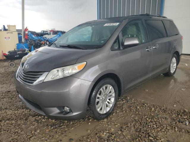 Photo 0 VIN: 5TDYK3DC9BS157531 - TOYOTA SIENNA XLE 