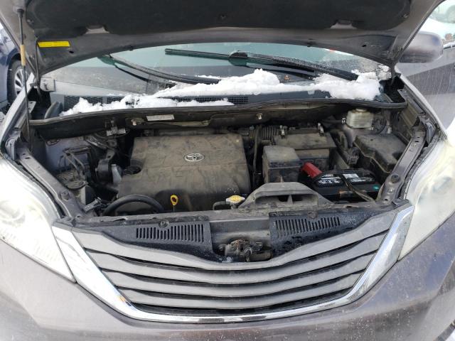 Photo 11 VIN: 5TDYK3DC9BS157531 - TOYOTA SIENNA XLE 