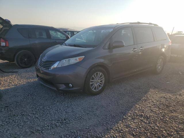 Photo 0 VIN: 5TDYK3DC9BS157531 - TOYOTA SIENNA XLE 