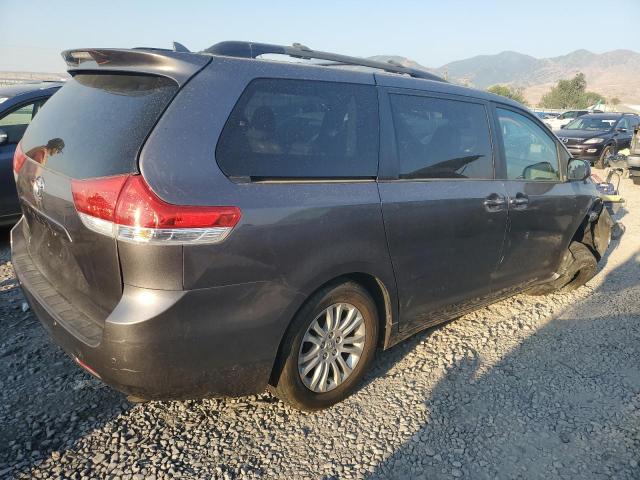 Photo 2 VIN: 5TDYK3DC9BS157531 - TOYOTA SIENNA XLE 