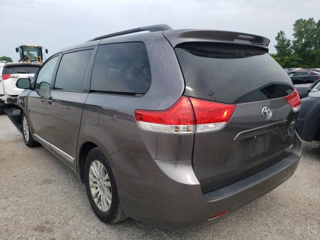 Photo 2 VIN: 5TDYK3DC9BS158341 - TOYOTA SIENNA XLE 