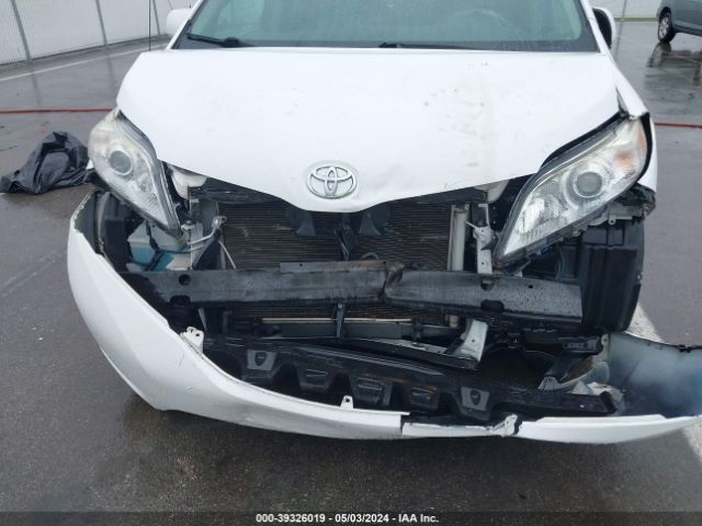 Photo 5 VIN: 5TDYK3DC9BS158579 - TOYOTA SIENNA 